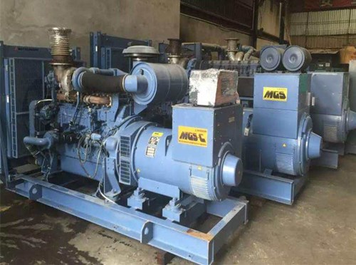 安达发电机组带负载降电压是什么原因照成的？