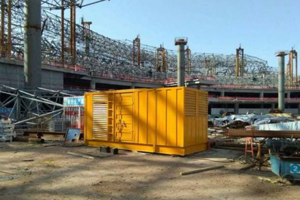 安达发电机出租如何判断空气滤清器是否需要更换？