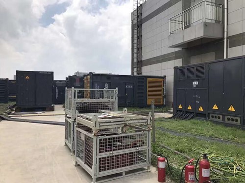 安达除了定期检查，还有哪些方法可以及时发现接触式转速表探头的磨损？