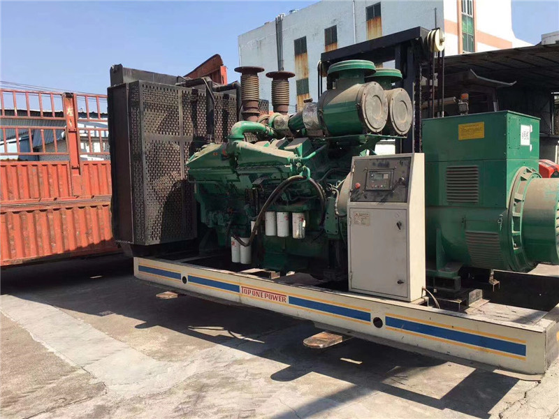 安达如何判断柴油发电机组的机油温度是否达到了合适的预热温度？