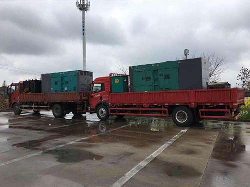 安达涂抹密封胶后，需要等待多长时间才能安装水冷式机油散热器密封件？